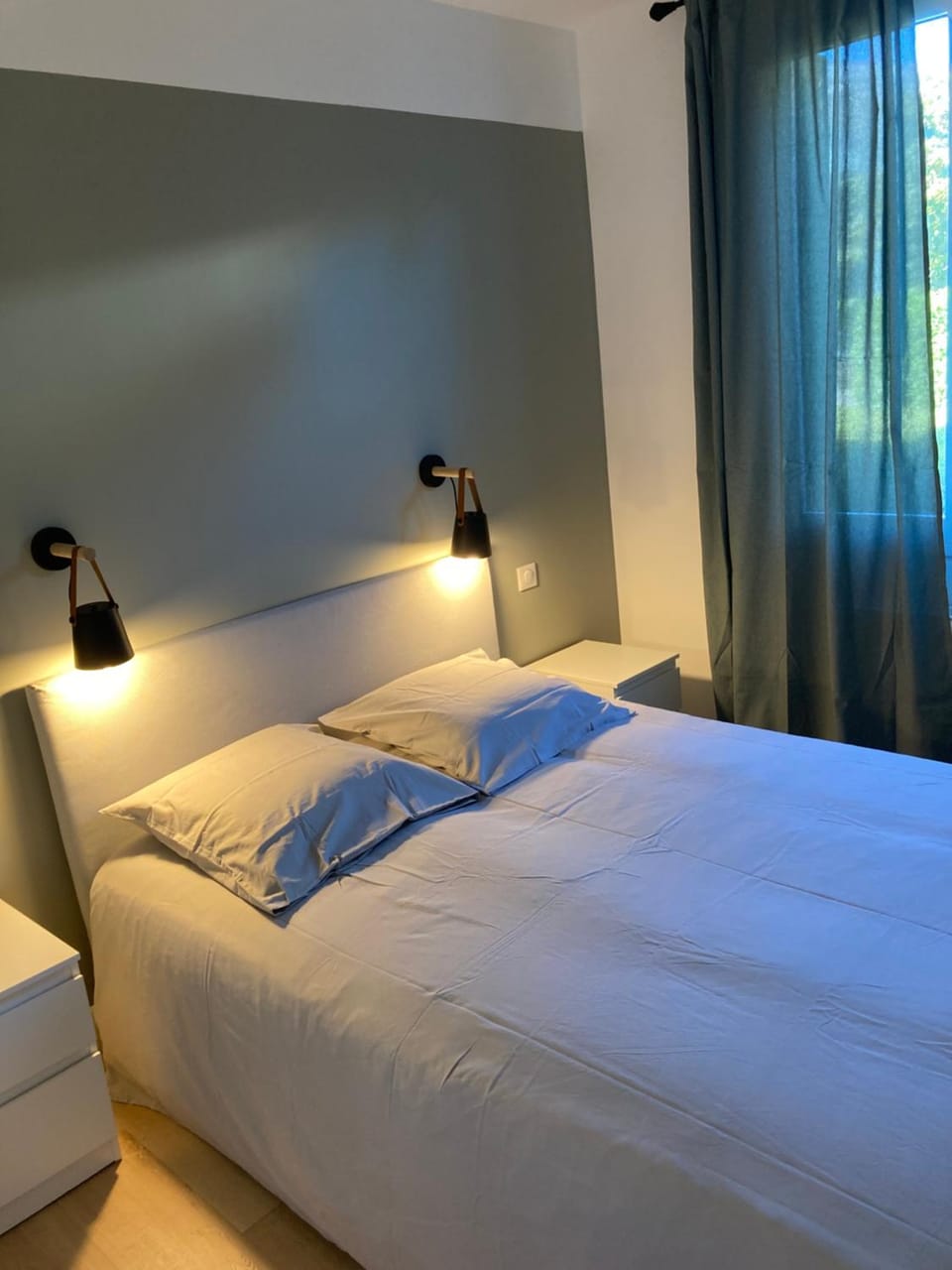 Bed, Photo of the whole room, Bedroom, wardrobe