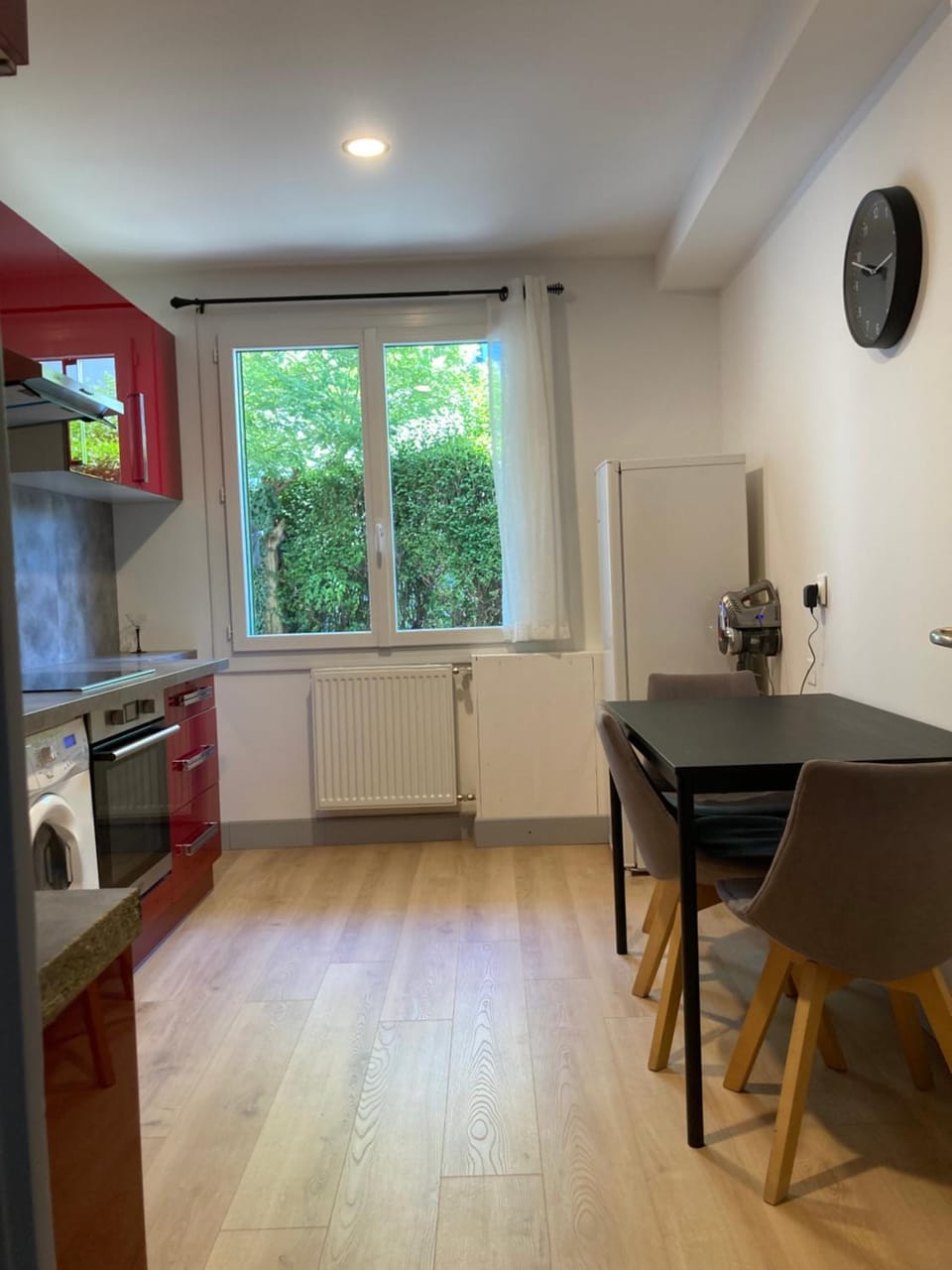 Kitchen or kitchenette, Dining area, dishwasher, minibar, pet friendly, stove, washing machine, dryer