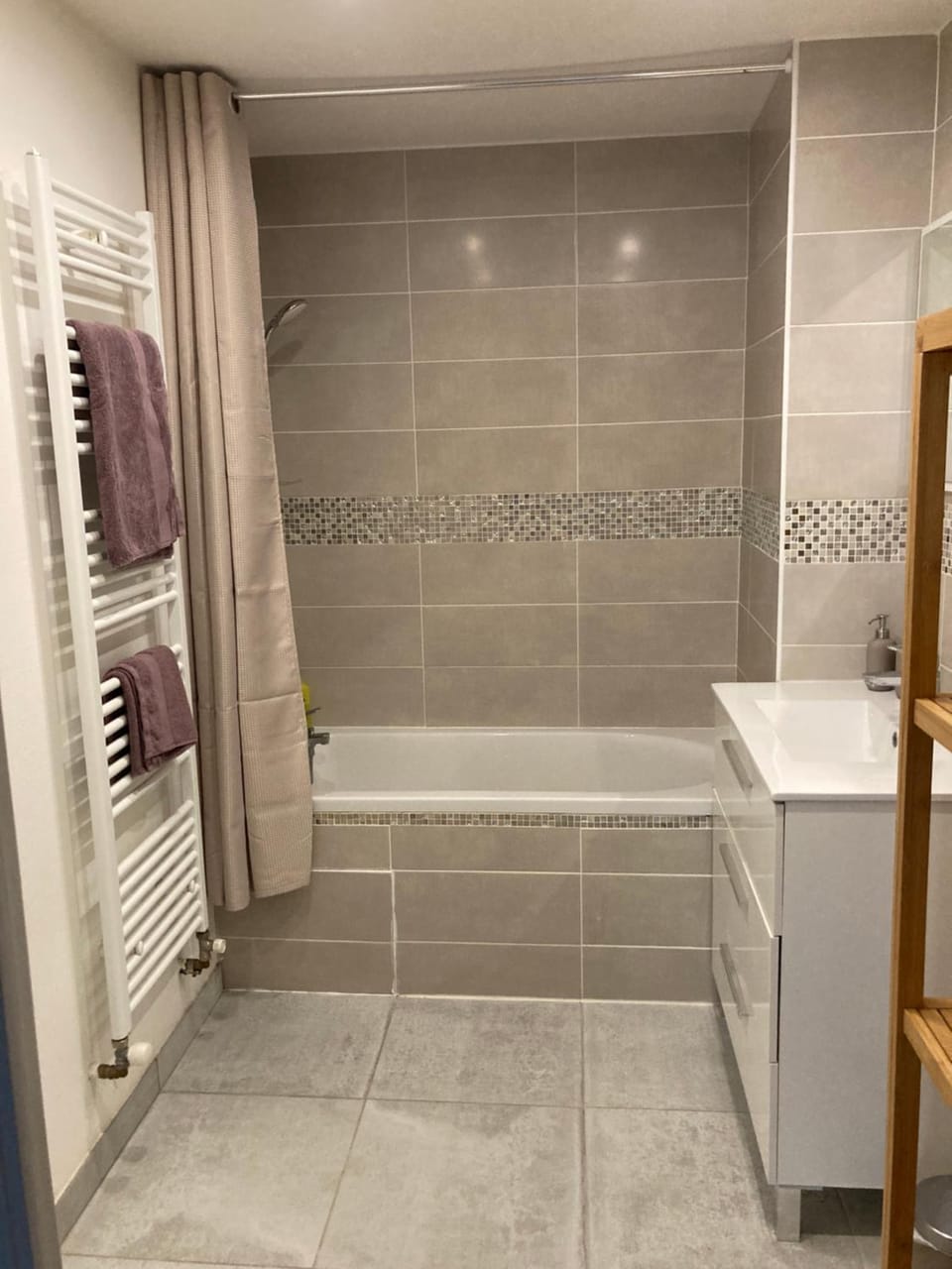 Bathroom, Bath, heating, towels