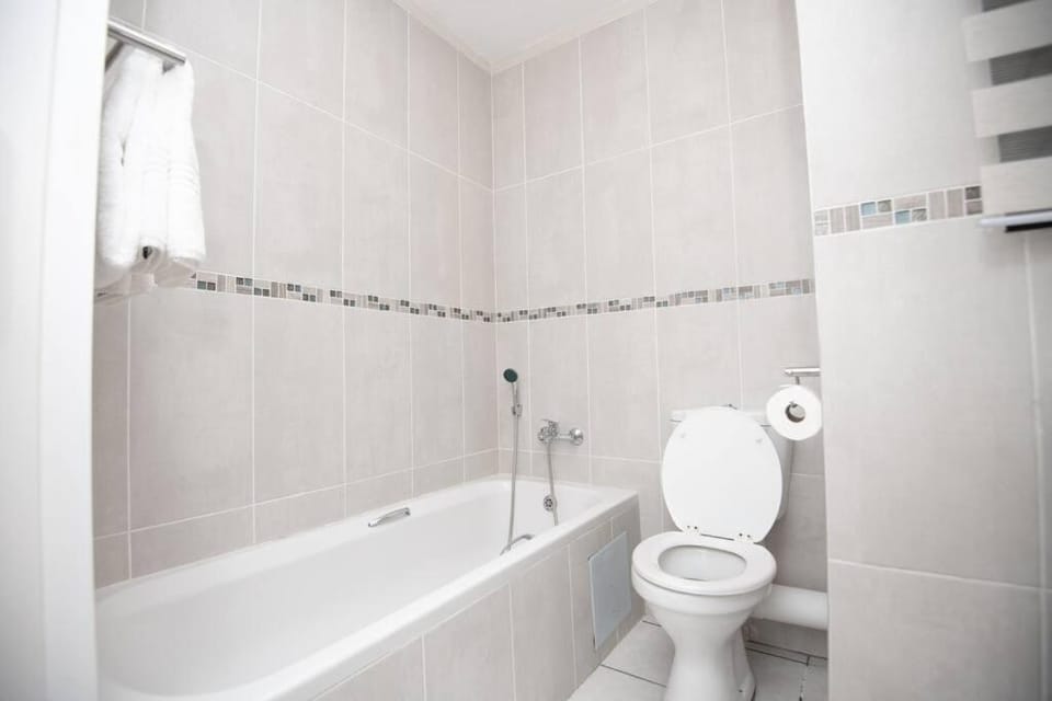 Unit 416 at Menlyn Place Apartment in Pretoria