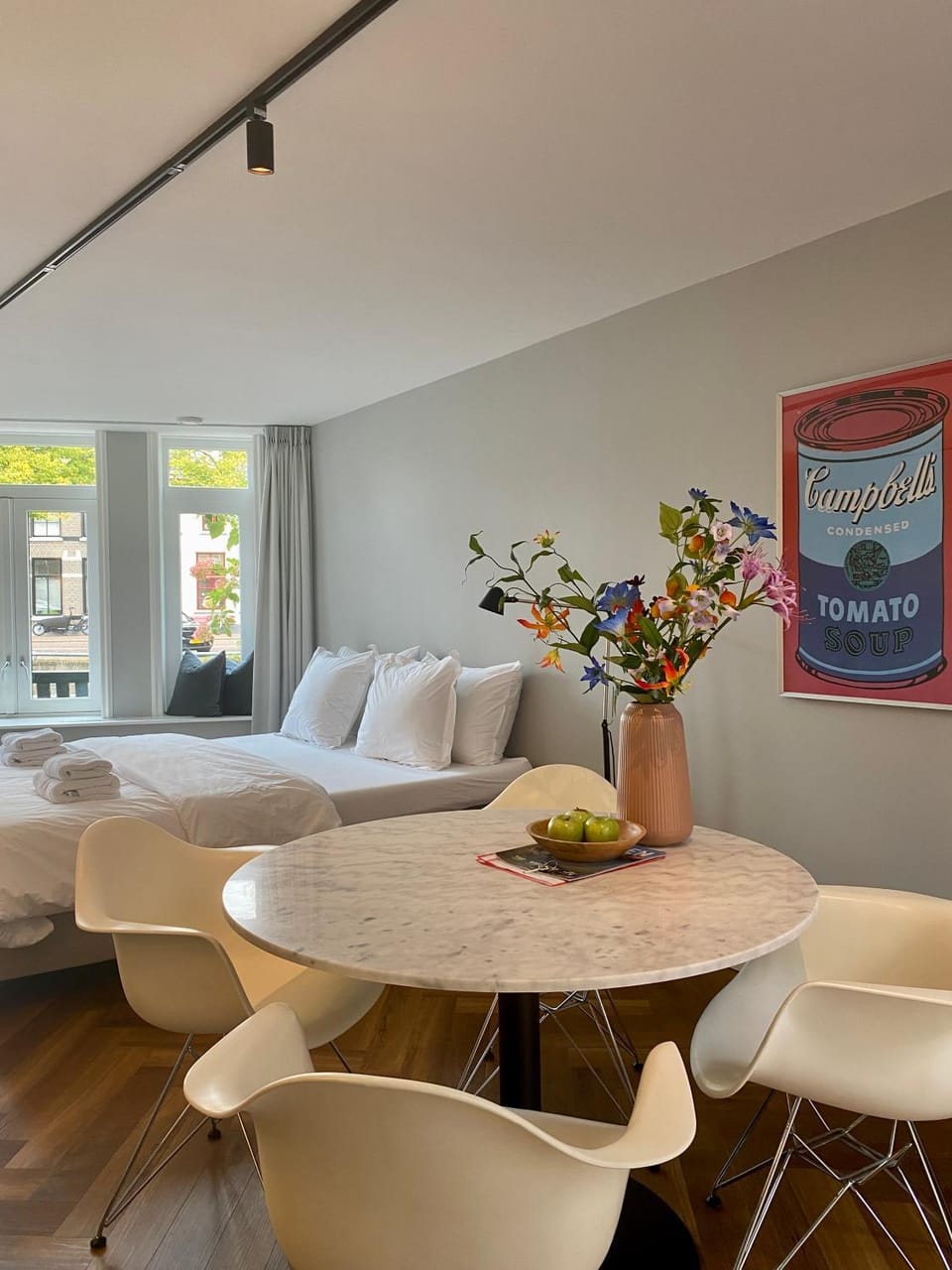 Bed, Photo of the whole room, Dining area, Bedroom