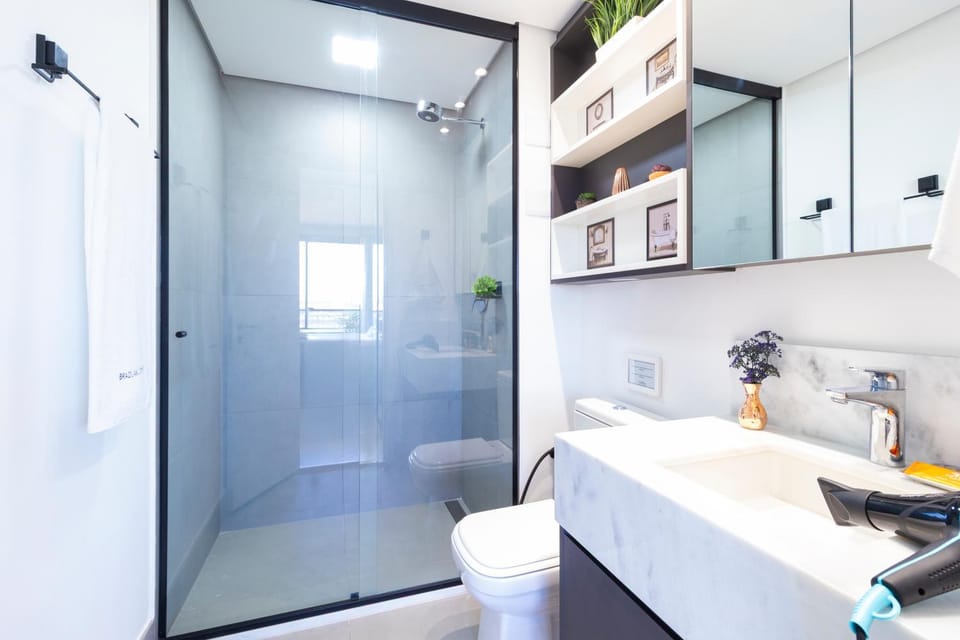 Shower, Bathroom, hair dryier, towels