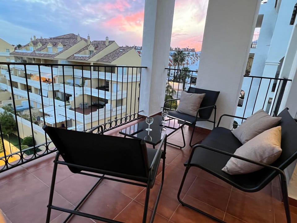 View (from property/room), Balcony/Terrace, Seating area