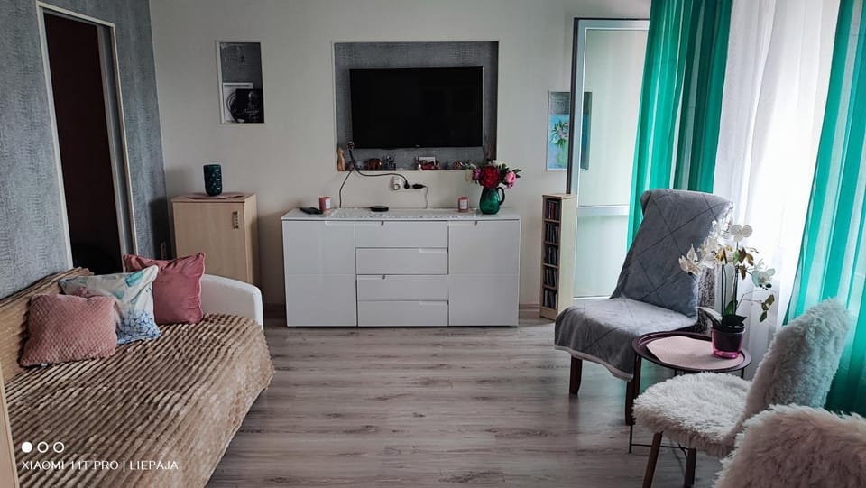TV and multimedia, Seating area
