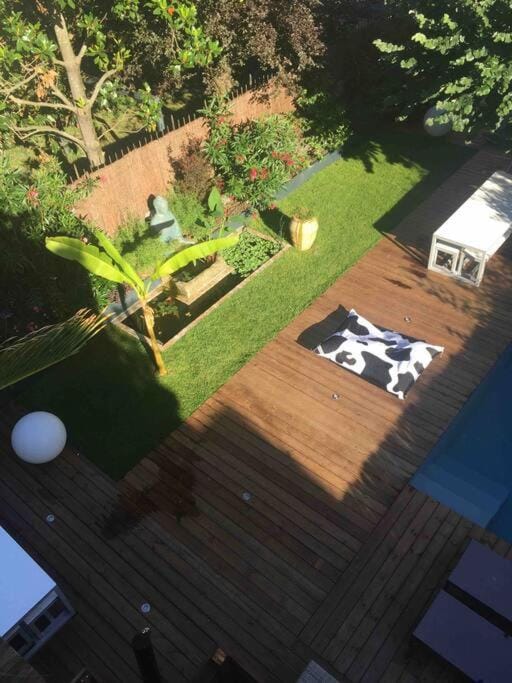 Maison contemporaine plein centre piscine &jacuzzi Villa in Toulouse