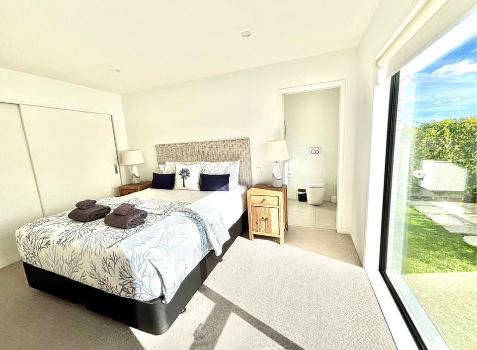 Deluxe Downtown Mount Maunganui House in Bay Of Plenty