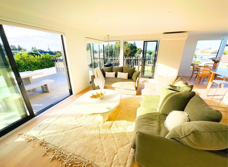 Deluxe Downtown Mount Maunganui House in Bay Of Plenty