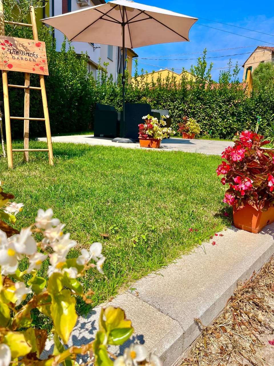 Patio, Day, Garden, Garden view