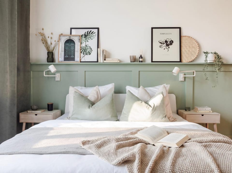 Bed, Decorative detail, Bedroom