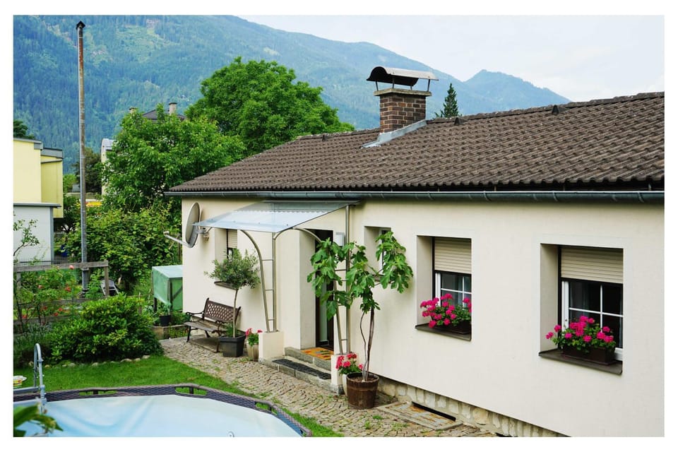 Property building, Natural landscape, Garden, Garden view, Mountain view
