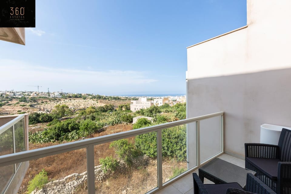Patio, Day, Natural landscape, View (from property/room), Balcony/Terrace
