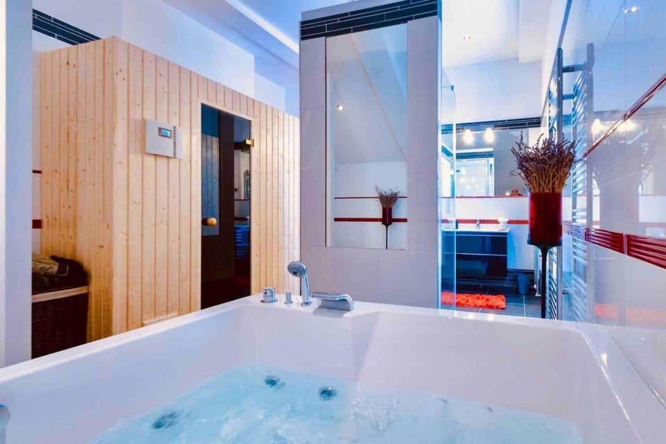 Private Seaside Villa Sleeps 10 with Infinity Pool Villa in Mlini