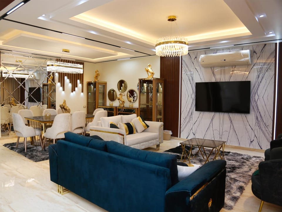 Communal lounge/ TV room, TV and multimedia, Seating area