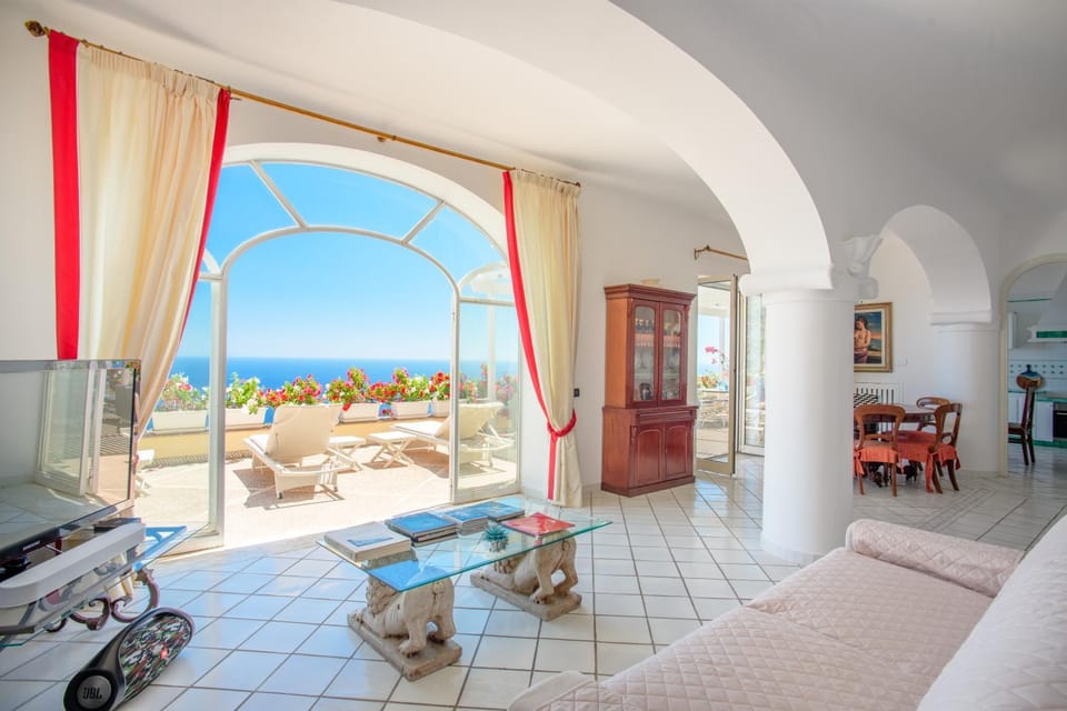 Patio, Patio, Communal lounge/ TV room, View (from property/room), Lounge or bar, Garden view, Inner courtyard view