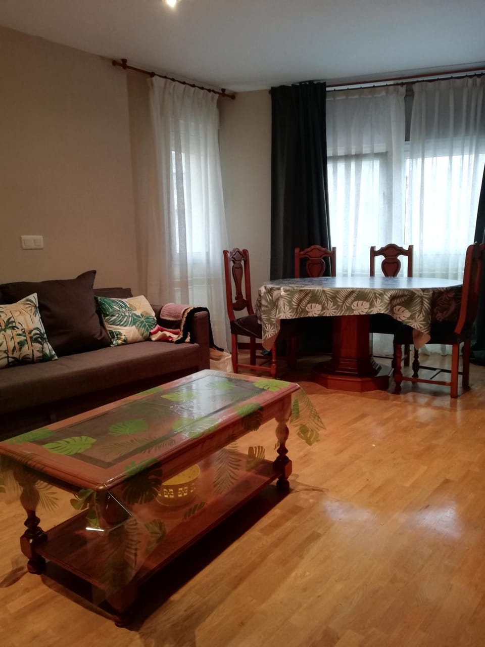 Living room, Dining area