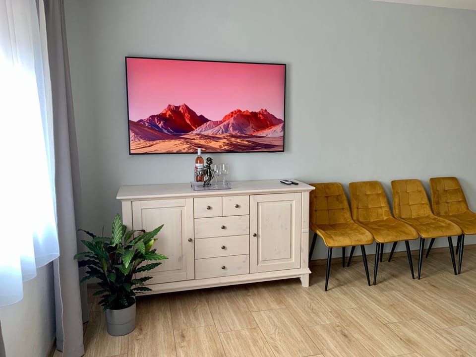 TV and multimedia, Bedroom