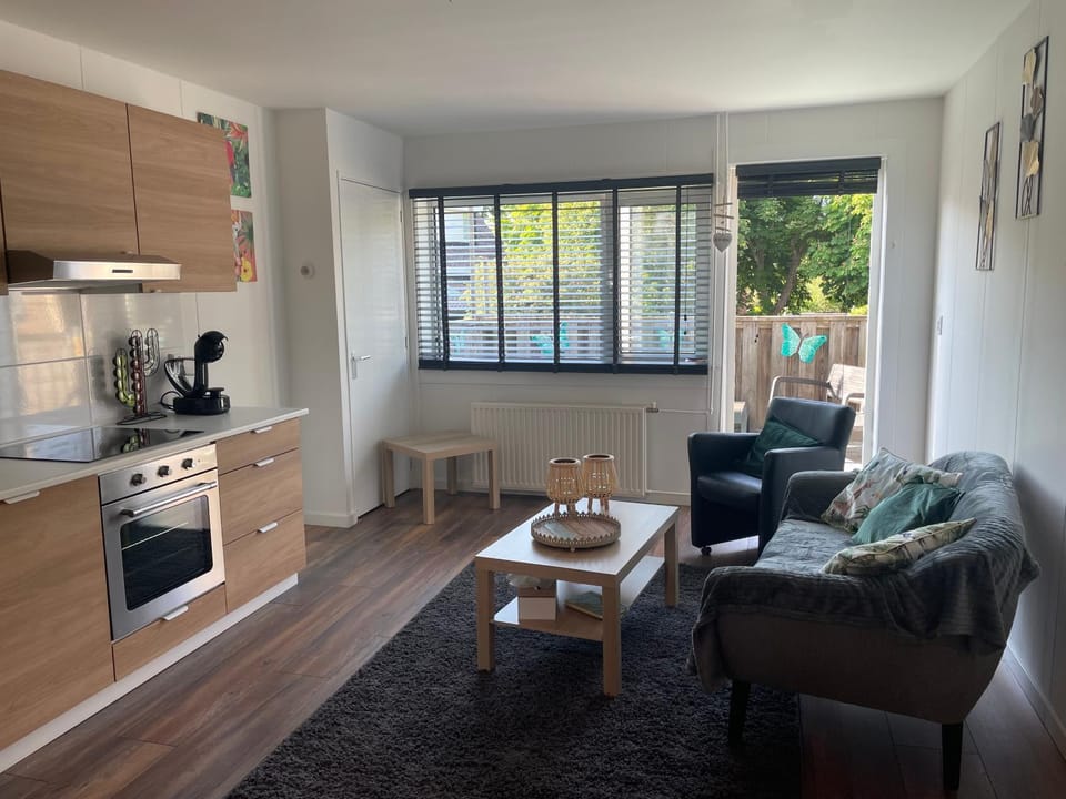 Coffee/tea facilities, View (from property/room), Kitchen or kitchenette, Living room, Seating area, pet friendly, stove