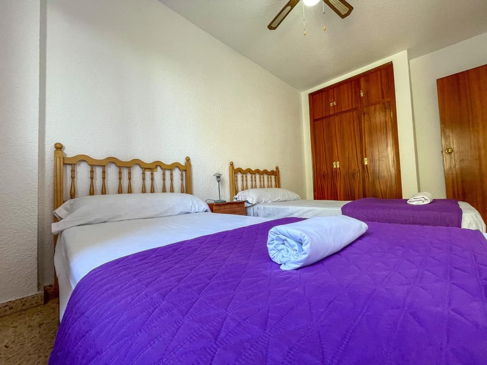 Spring, Bed, Activities, Winter, Summer, Children play ground, Balcony/Terrace, Photo of the whole room, Beach, Tennis court, Hiking, Animals, Animals, Animals, Bedroom, Autumn, Pets, Pets, Pets, Swimming pool, Sports, Entertainment, children, children, children, young children, young children, young children, older children, older children, older children, group of guests, group of guests, group of guests, cot, Family, Family, Family, Parking, microwave, oven, pet friendly, pet friendly, wardrobe, washing machine, elevator