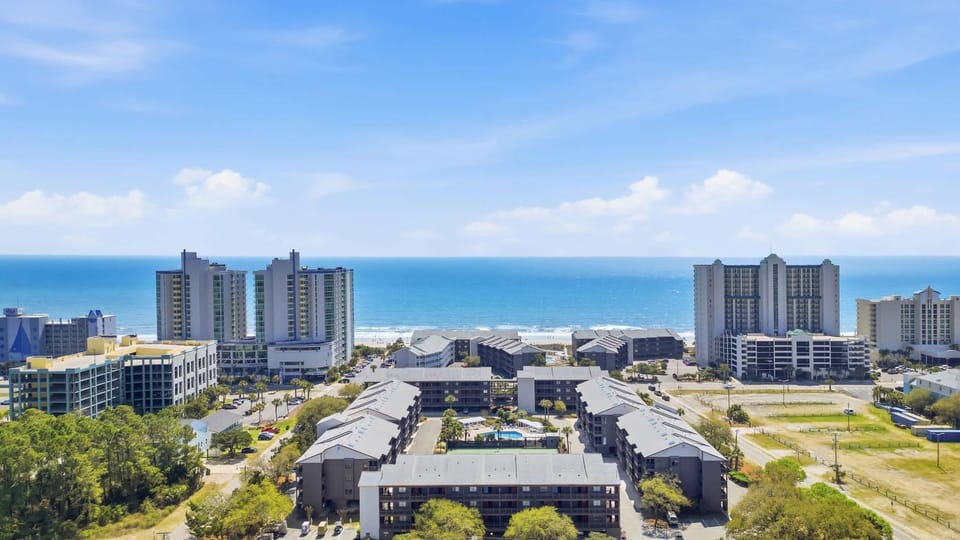 Sweet Caroline Remodeled with Partial Ocean View and Oceanfront Pool House in North Myrtle Beach