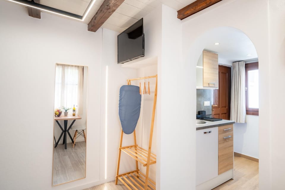 TV and multimedia, Bedroom, wardrobe