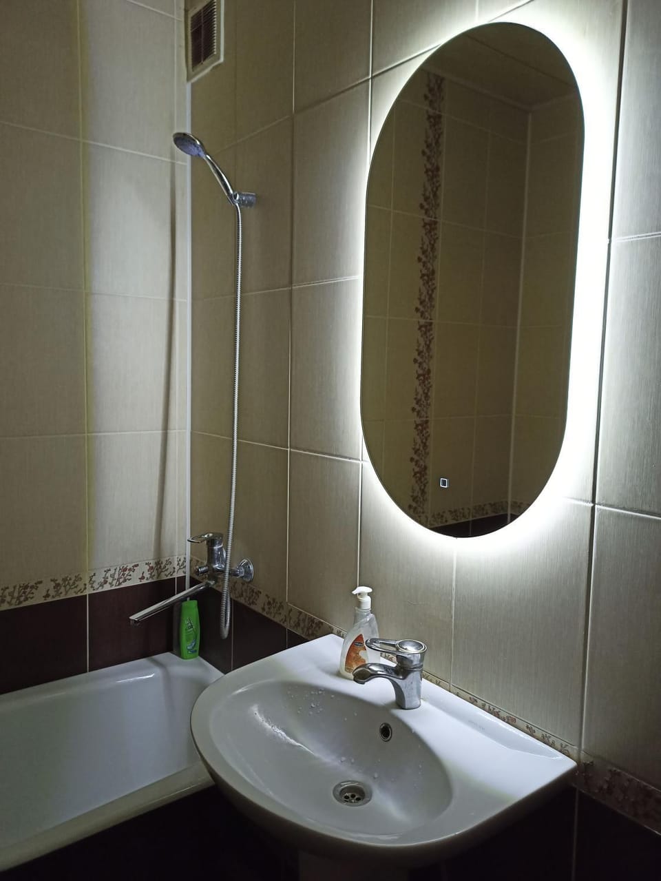 Shower, Bathroom, towels