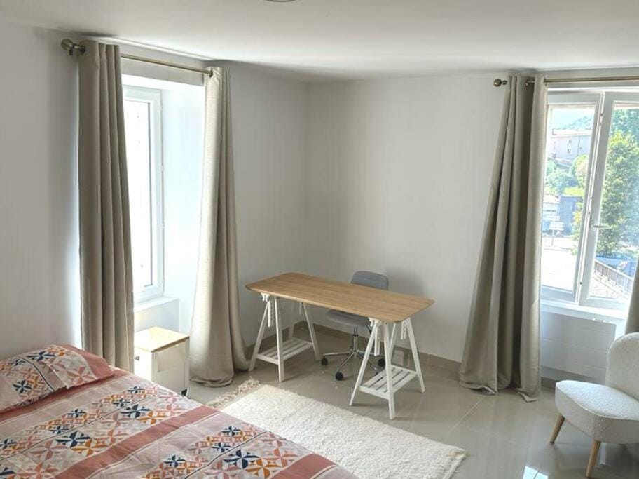 cocoon 52 m2 new, beautiful view castle and mountain Apartment in Occitanie