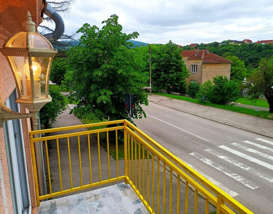 Day, Neighbourhood, View (from property/room), Balcony/Terrace, Mountain view, Street view