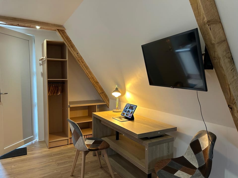 TV and multimedia, Seating area