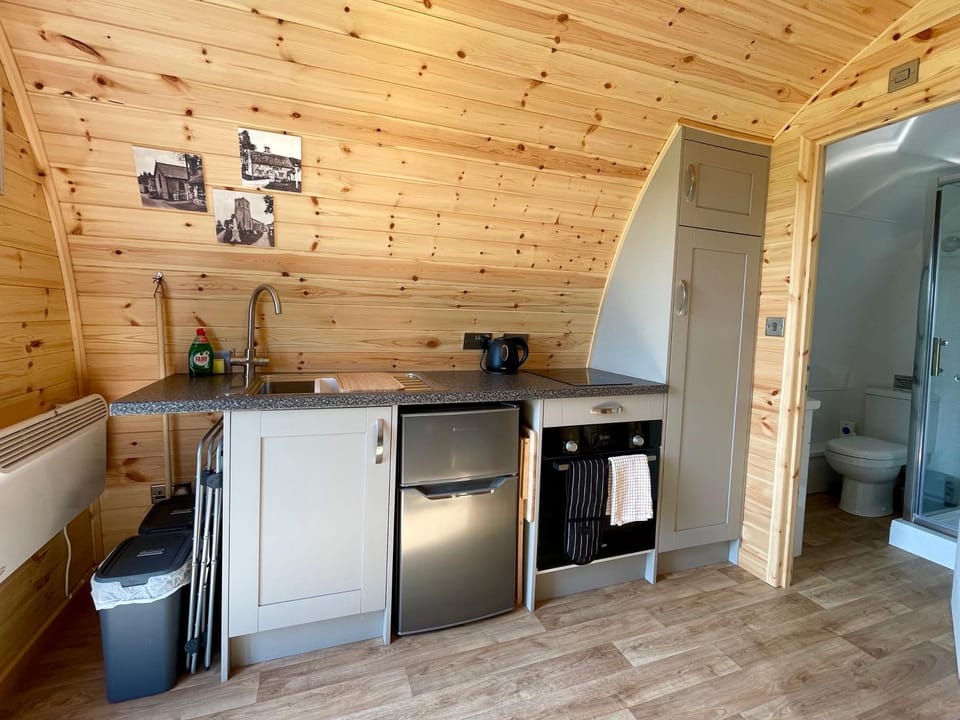 Kitchen or kitchenette, pet friendly