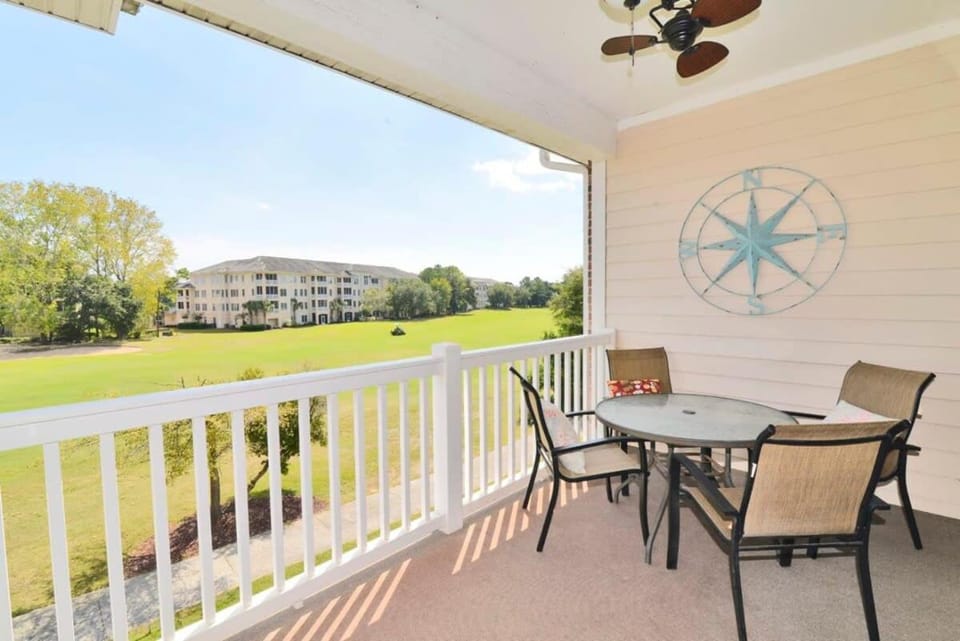 Top Location Famous Barefoot Resort 1 Mile to Beach 15000sf Pool House in North Myrtle Beach