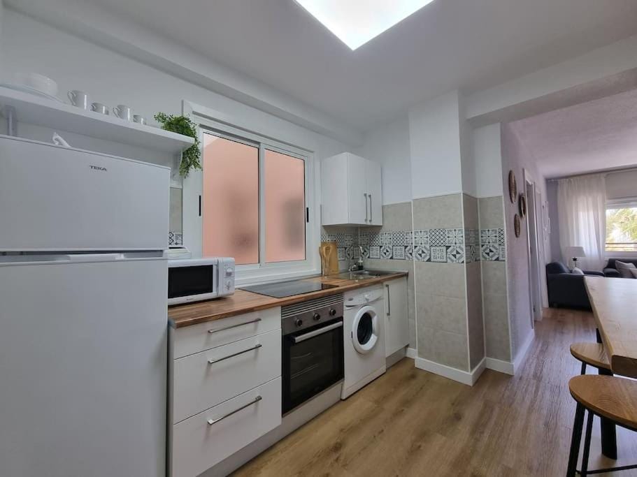 Santa Monica Suites, 2 hab con terraza, parking y playa a 5 min a pie Apartment in Aguadulce