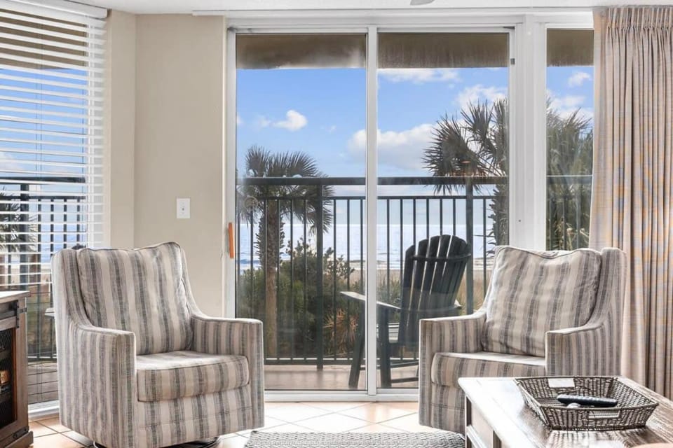 Oceanfront Luxury Top Location w Lazy River Pool Grills House in North Myrtle Beach