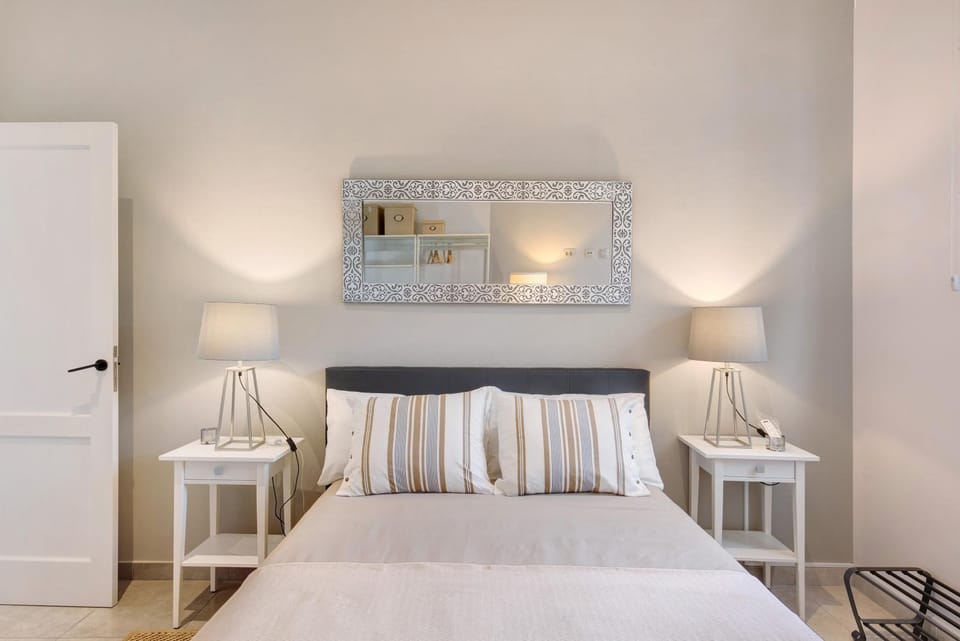 Living room, Bedroom