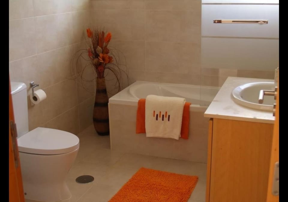 Bathroom, Bath, towels