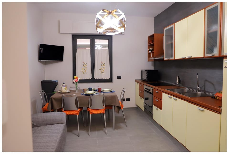 Restaurant/places to eat, TV and multimedia, Coffee/tea facilities, Kitchen or kitchenette, Living room, Fitness centre/facilities, Seating area, Dining area, dishwasher, hair dresser, internet, microwave, oven, stove, towels