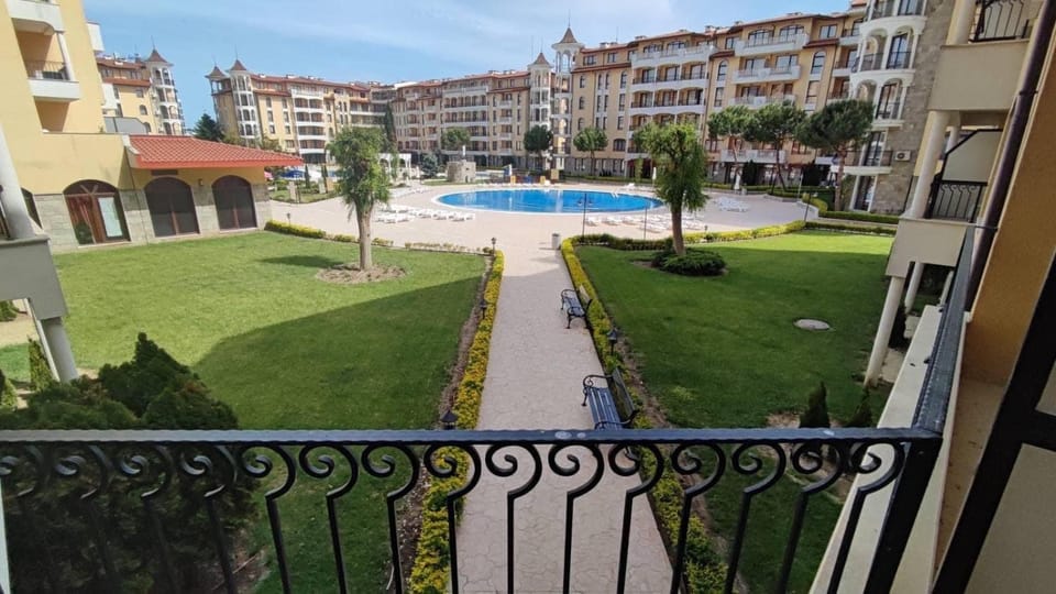 Property building, Patio, Day, Natural landscape, Garden, View (from property/room), Balcony/Terrace, Garden view, Pool view, Swimming pool, sunbed