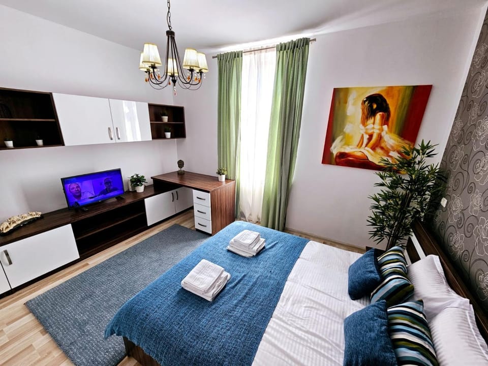 Downtown, close to Old Town, Family friendly - IVO10 Apartment in Bucharest