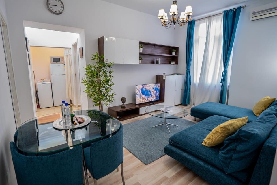 Downtown, close to Old Town, Family friendly - IVO10 Apartment in Bucharest