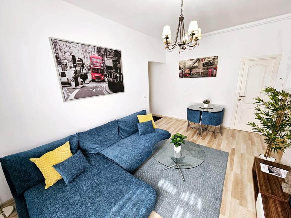 Downtown, close to Old Town, Family friendly - IVO10 Apartment in Bucharest