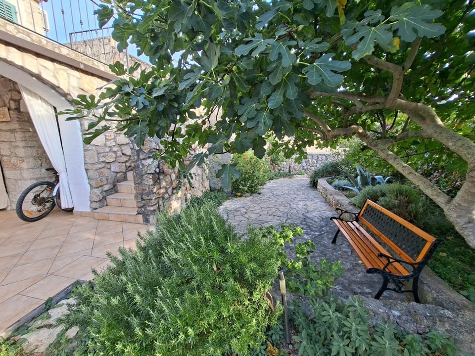 Stone House with garden Laganini House in Šibenik