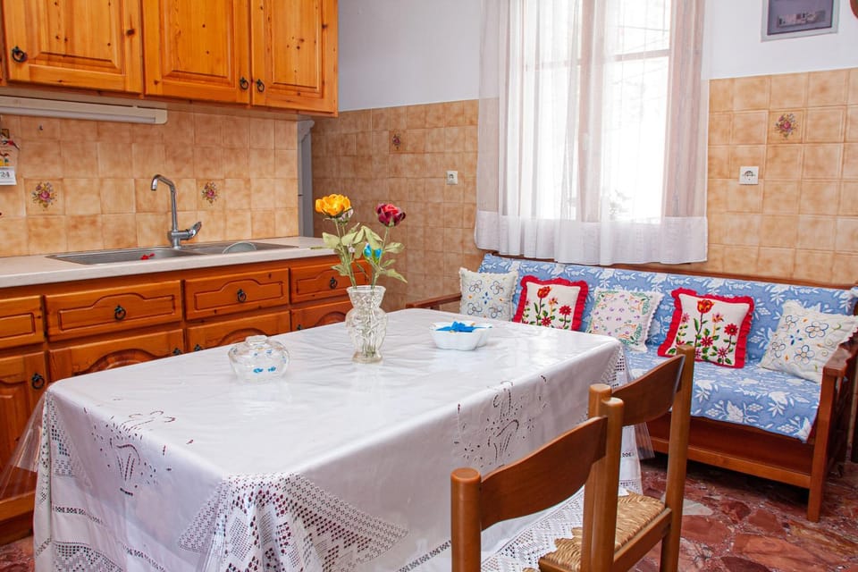 Anna's House Apartment in Sporades, Greece