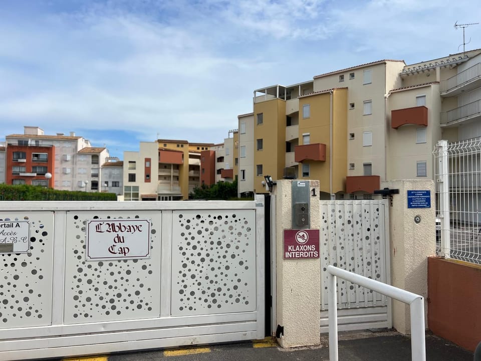 Property building, Street view