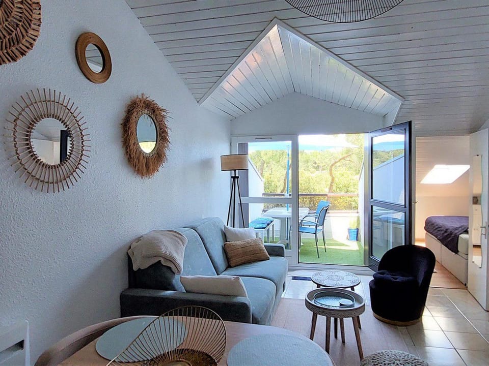 Appartement entre plage et forêt avec parking à Saint-Georges-de-Didonne - FR-1-550-61 Apartment in Meschers-sur-Gironde