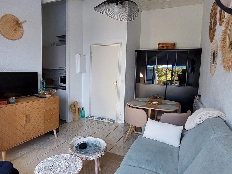 Appartement entre plage et forêt avec parking à Saint-Georges-de-Didonne - FR-1-550-61 Apartment in Meschers-sur-Gironde