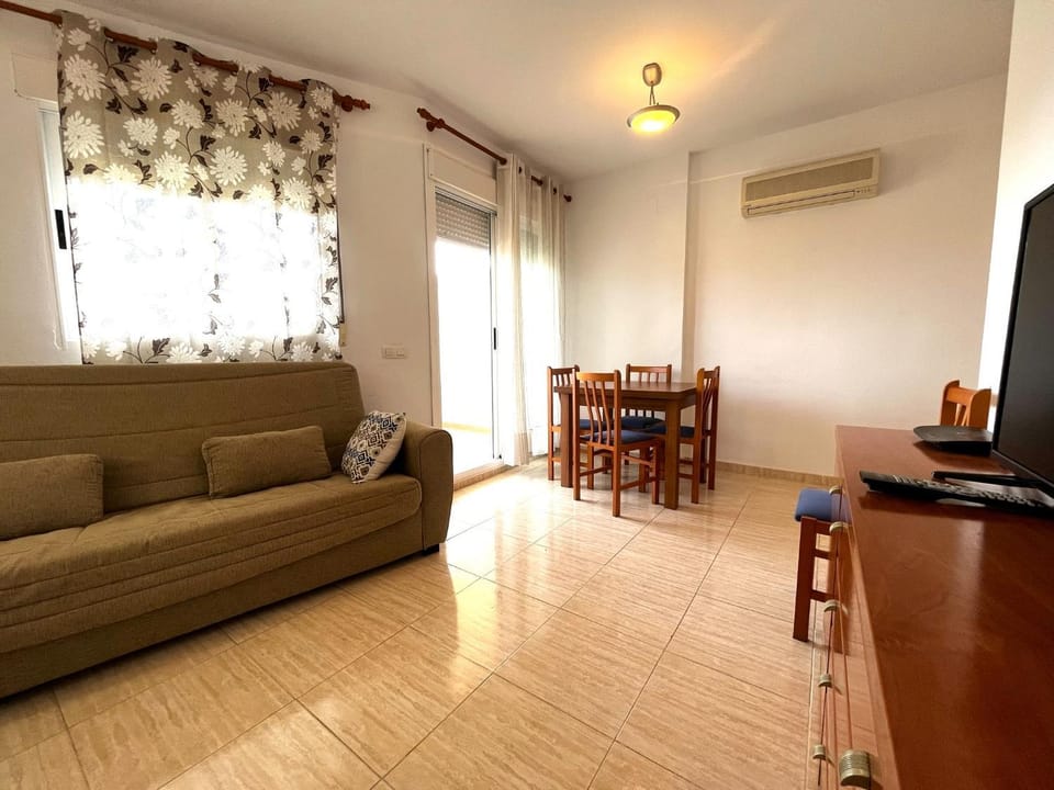 TV and multimedia, Living room, Dining area, air conditioner