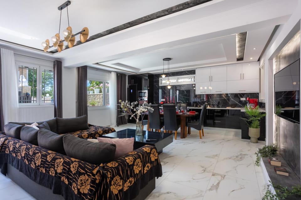 Kitchen or kitchenette, Living room, Seating area, Dining area, minibar, pet friendly, stove