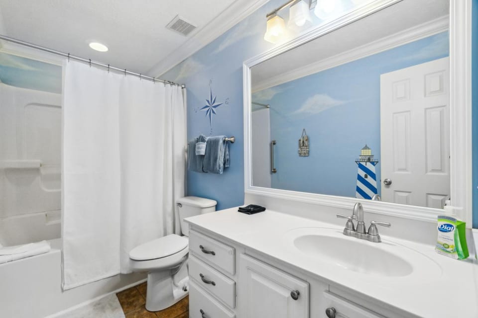 Shower, Toilet, Bath, towels