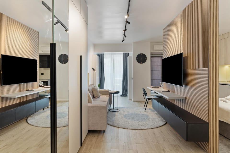 Bed, Living room, Seating area, Bedroom