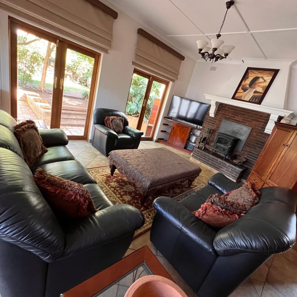 TV and multimedia, Living room, Evening entertainment