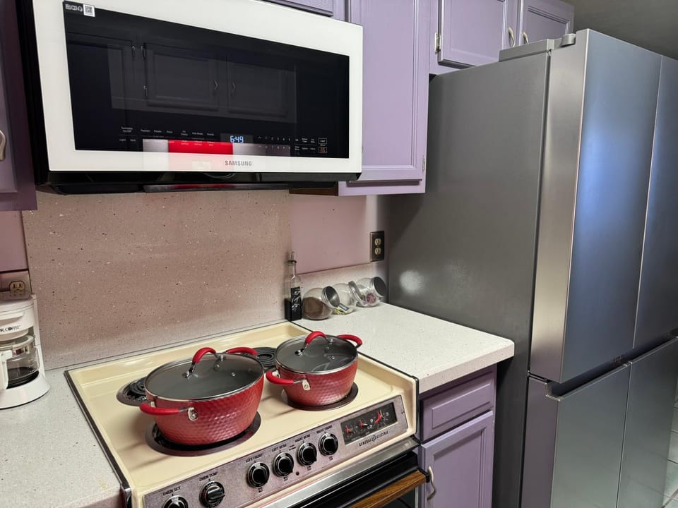 A Bliss of Color Townhouse Apartment in Flowood